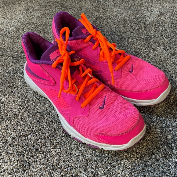 Nike Training Shoes - Picture 2 of 8